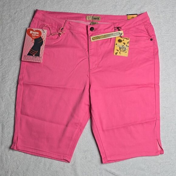 304 NWT Hybrid & Company Ultra Comfy Butt Lift Stretch Bermuda City Short Sz 20 - Picture 3 of 9
